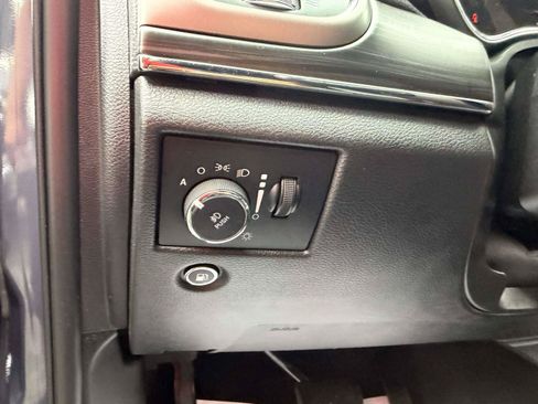 Used 2020 Jeep Grand Cherokee Limited AWD/4WD image 18