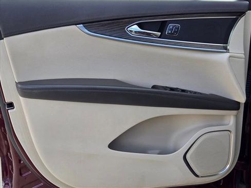 Used 2017 Lincoln MKX Reserve w/ Lincoln MKX Climate Package AWD/4WD image 11