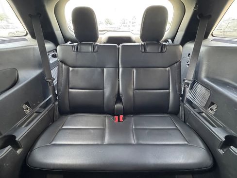 Used 2020 Ford Explorer XLT w/ Equipment Group 202A AWD/4WD image 28