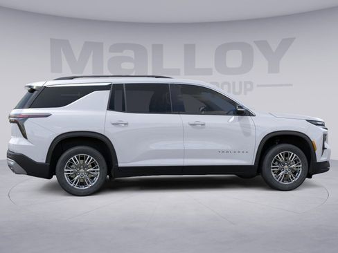 New 2026 Chevrolet Traverse LT w/ LPO, Floor Liner Package image 6