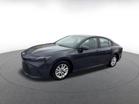 Used 2025 Toyota Camry LE image 8