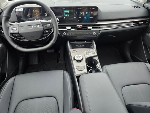 New 2026 Kia Sportage EX image 17