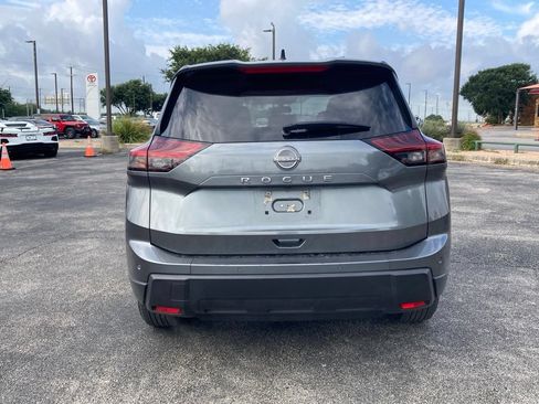 Used 2024 Nissan Rogue S FWD image 6