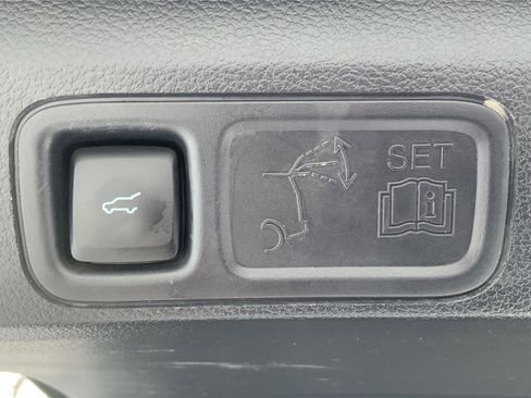 Used 2024 Ford Expedition XLT image 31