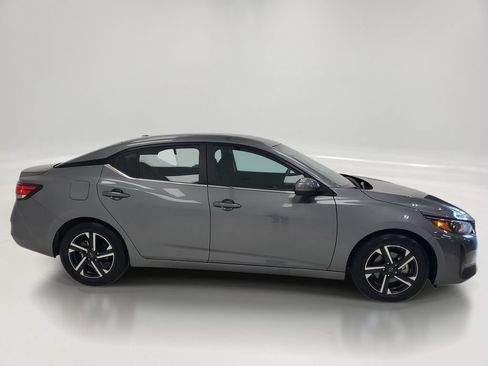 Used 2024 Nissan Sentra SV FWD image 4