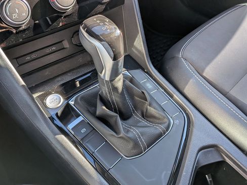 Used 2023 Volkswagen Taos SE w/ Panoramic Sunroof Package image 25