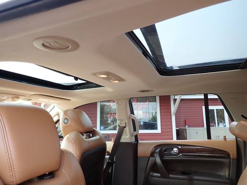 Used 2017 Buick Enclave Premium w/ Experience Buick Package FWD image 9