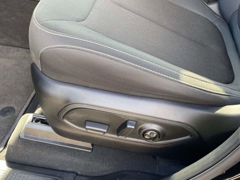 Used 2025 Jeep Grand Cherokee L Laredo w/ Luxury Tech Group I image 16