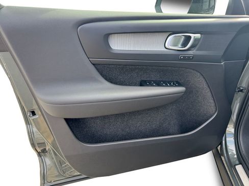 New 2026 Volvo XC40 B5 Core w/ Climate Package image 8