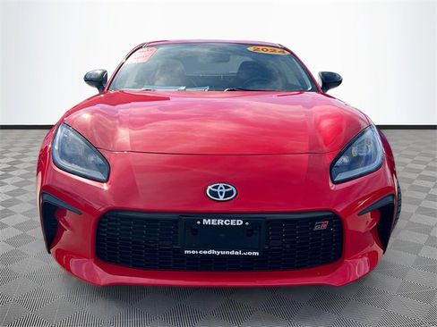 Used 2024 Toyota GR86 Premium image 2