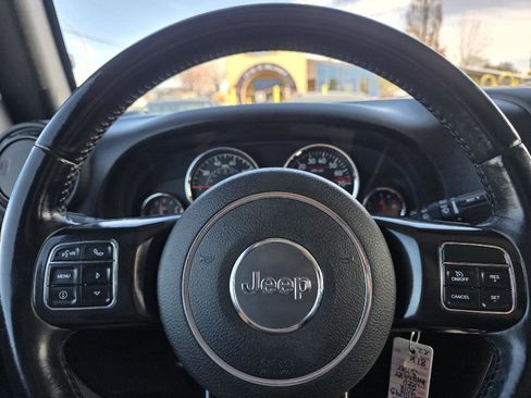 Used 2018 Jeep Wrangler Rubicon AWD/4WD image 14