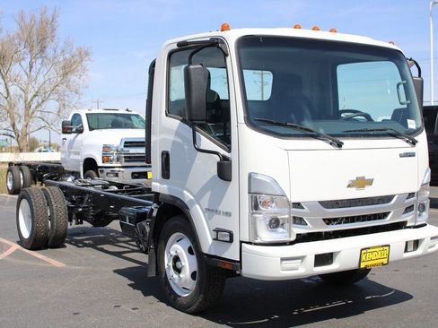 New 2025 Chevrolet Low Cab Forward RWD image 7