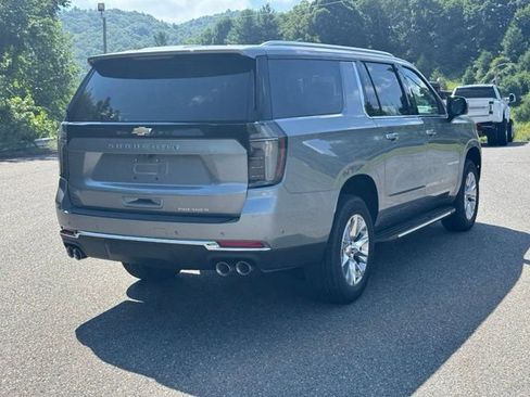 New 2026 Chevrolet Suburban Premier AWD/4WD image 8