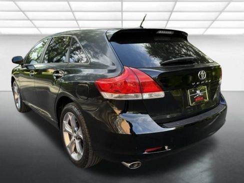 Used 2010 Toyota Venza FWD image 3