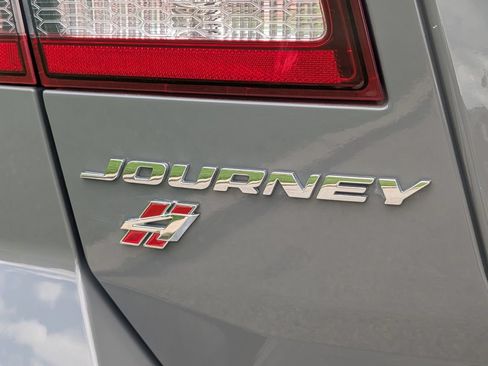 Used 2019 Dodge Journey Crossroad AWD/4WD image 19