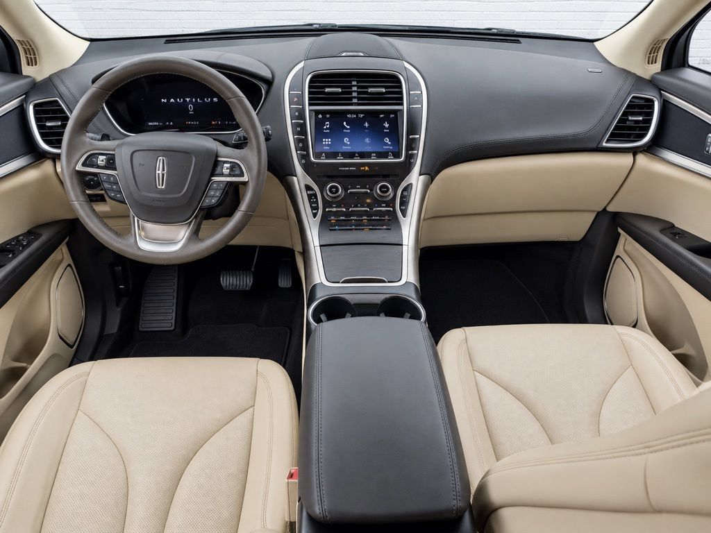 Used 2020 Lincoln Nautilus FWD image 8