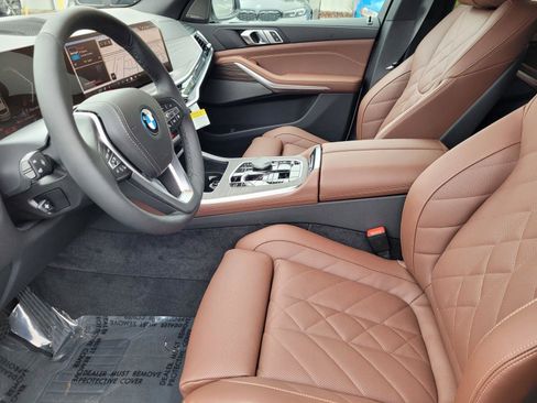 New 2026 BMW X5 xDrive50e w/ Premium Package image 16