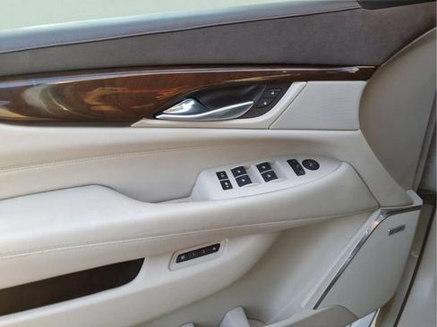 Used 2016 Cadillac Escalade Premium AWD/4WD image 13