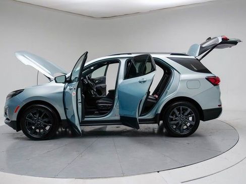 Used 2022 Chevrolet Equinox RS w/ LPO, Floor Liner Package image 18