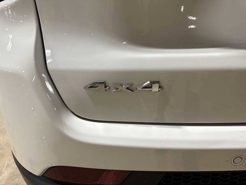 Used 2023 Jeep Compass Limited image 27