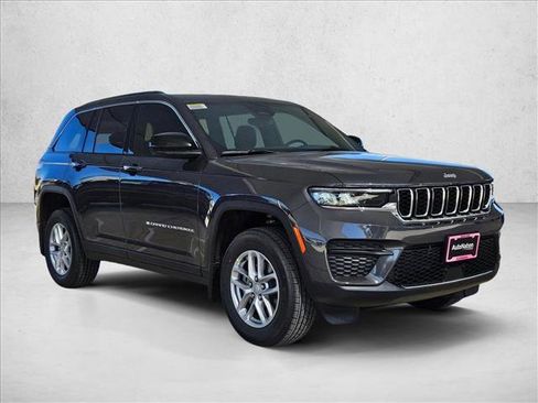 New 2025 Jeep Grand Cherokee Laredo X w/ Luxury Tech Group I image 7