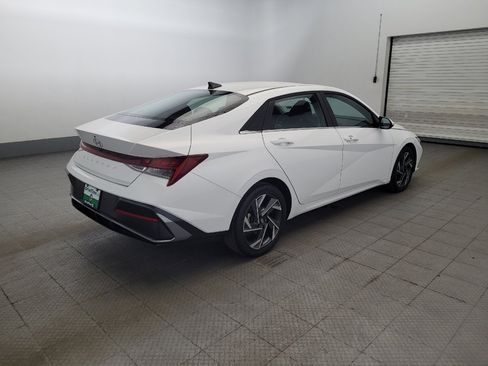 Used 2025 Hyundai Elantra SEL FWD image 9