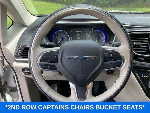 Used 2019 Chrysler Pacifica Limited FWD image 14