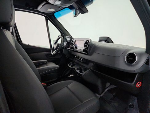 New 2026 Mercedes-Benz Sprinter 2500 image 8