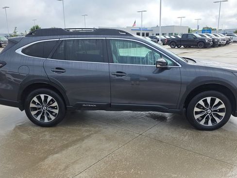 Used 2023 Subaru Outback Limited AWD/4WD image 6