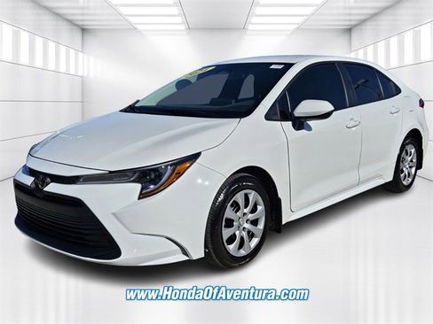 Used 2024 Toyota Corolla LE image 4
