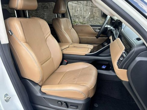 Used 2025 INFINITI QX80 Luxe AWD/4WD image 12
