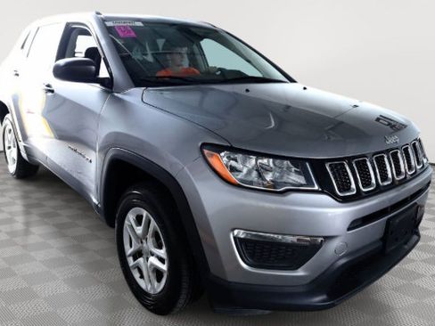Used 2018 Jeep Compass Sport AWD/4WD image 2