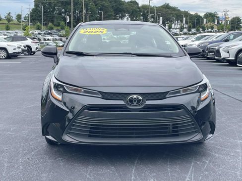 Used 2025 Toyota Corolla LE FWD image 2