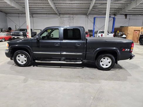 Used 2005 GMC Sierra 1500 SLE w/ Off-Road Package image 6
