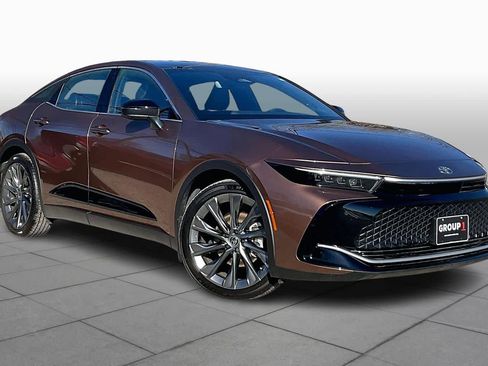 Used 2026 Toyota Crown Limited image 3