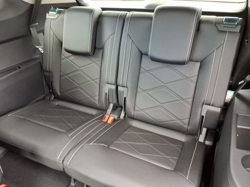 New 2026 Volkswagen Atlas SE image 11