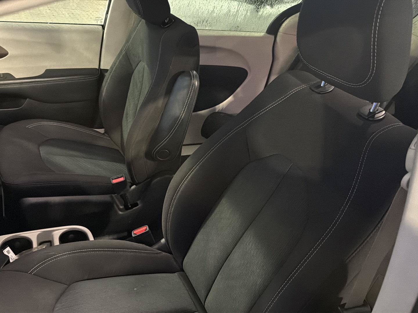 Used 2023 Chrysler Voyager LX FWD image 28