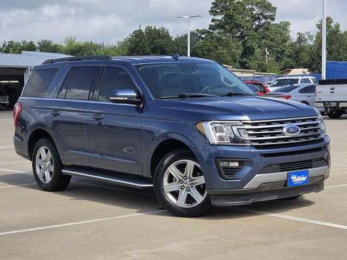 Used 2020 Ford Expedition XLT w/ Equipment Group 202A RWD image 2