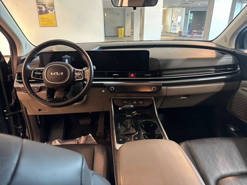 Used 2026 Kia Carnival FWD image 36