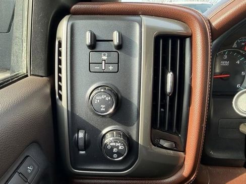 Used 2017 Chevrolet Silverado 1500 High Country image 16