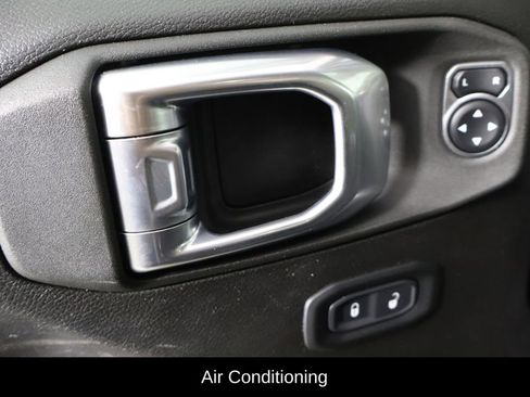 Used 2022 Jeep Wrangler Sport AWD/4WD image 13