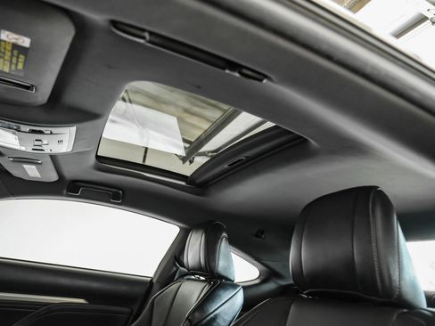 Used 2016 Lexus RC 350 w/ Luxury Package RWD image 4