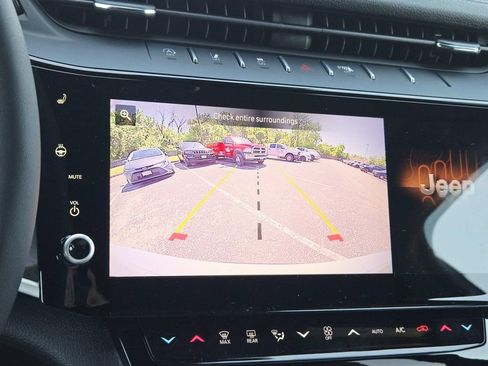 New 2026 Jeep Grand Cherokee L Limited w/ Limited Altitude Package AWD/4WD image 25