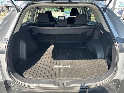 Used 2023 Toyota RAV4 LE AWD/4WD image 12