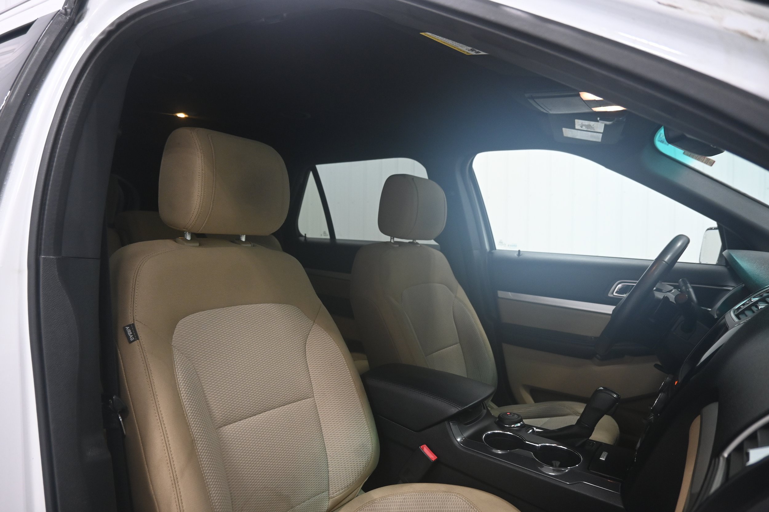 Used 2016 Ford Explorer XLT w/ Equipment Group 201A AWD/4WD image 23