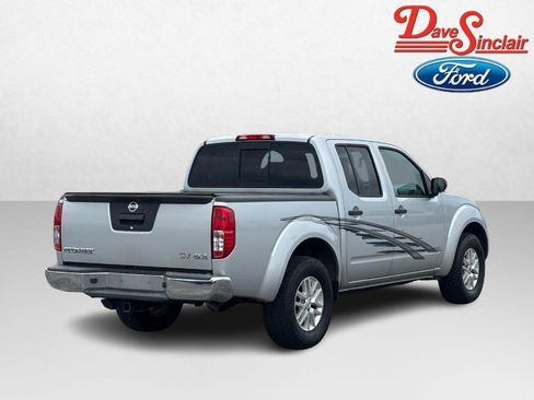 Used 2017 Nissan Frontier SV AWD/4WD image 7