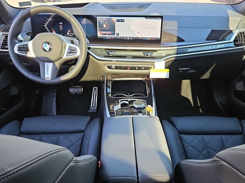 Used 2026 BMW X7 xDrive40i w/ M Sport Package AWD/4WD image 15