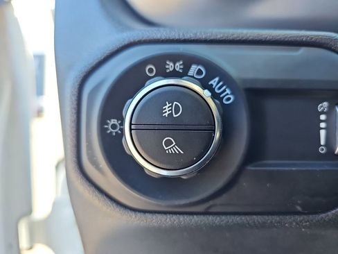 Used 2023 Jeep Gladiator Willys image 29