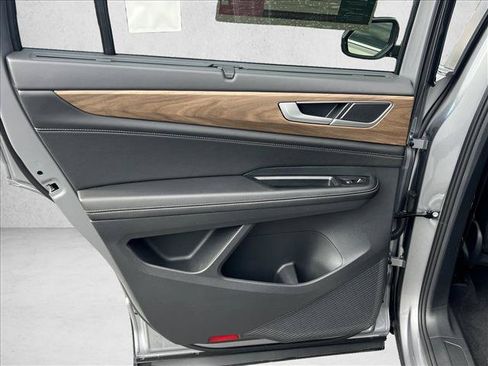 Used 2026 Volkswagen Atlas SE FWD image 30