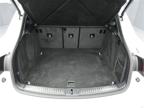 Used 2024 Porsche Macan w/ Premium Plus Package image 16